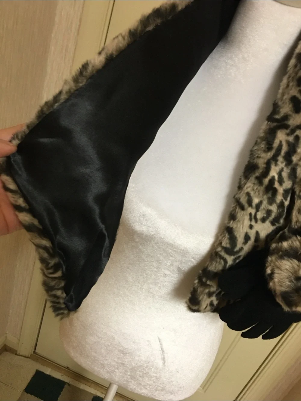Vintage Leopard Print Faux Fur Scarf and glove set - Black & Brown